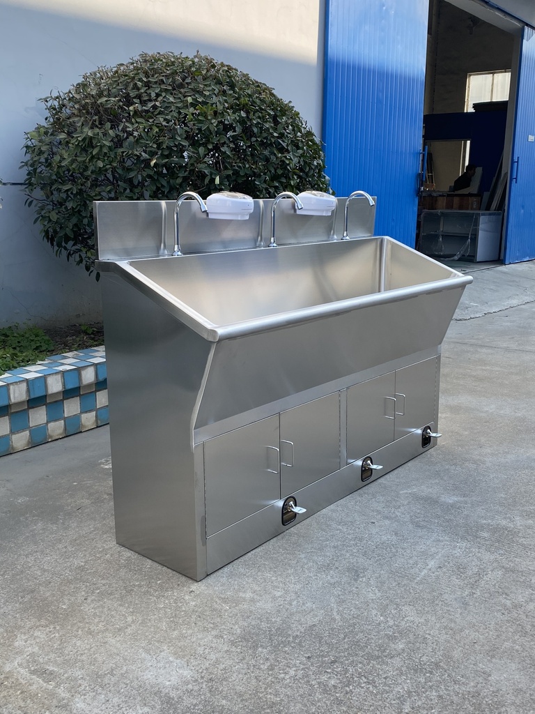 Auto-Sensing stainless steel hospital hand washing sink for three preson